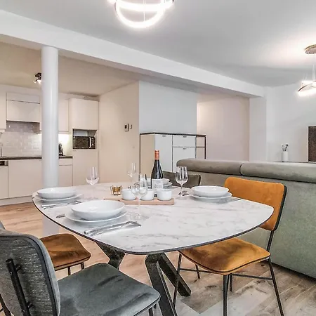 Spilliaert Апартаменти *